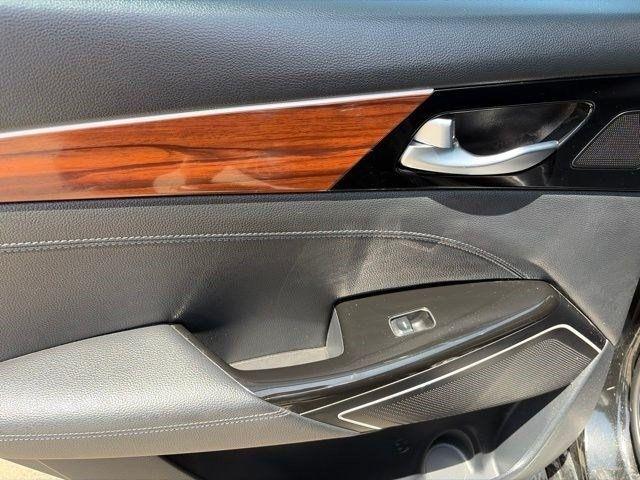 Kia Cadenza  2017