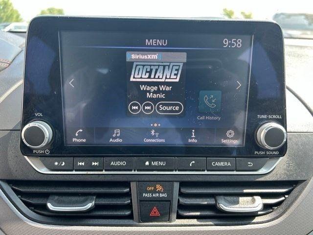 Nissan Altima  2024
