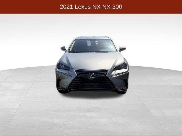 Lexus NX 300  2021
