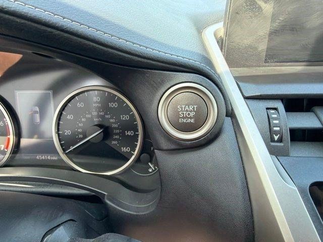 Lexus NX 300  2021