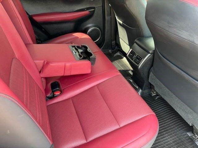 Lexus NX 300  2021