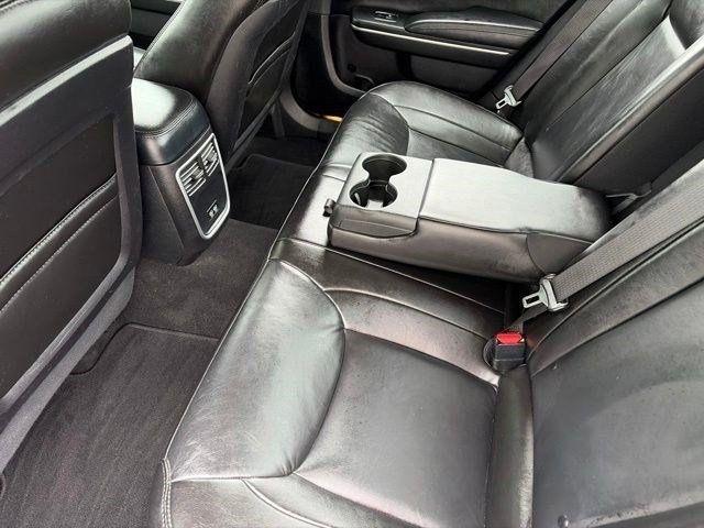 Chrysler 300  2021
