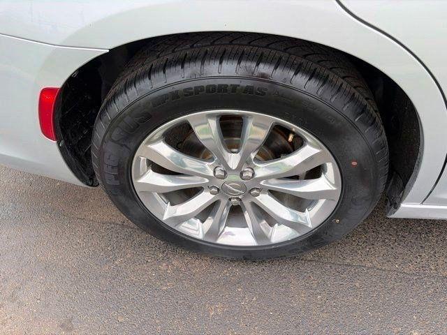 Chrysler 300  2021