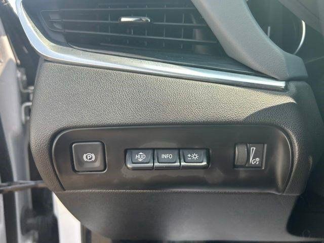 Buick Enclave  2022
