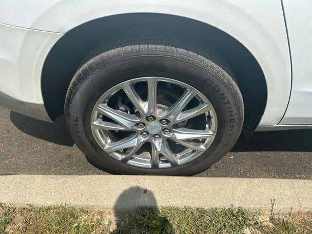 Buick Enclave  2022