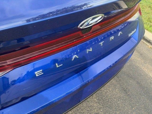 Hyundai Elantra  2023
