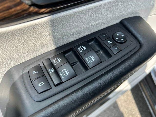 Chrysler Pacifica  2023