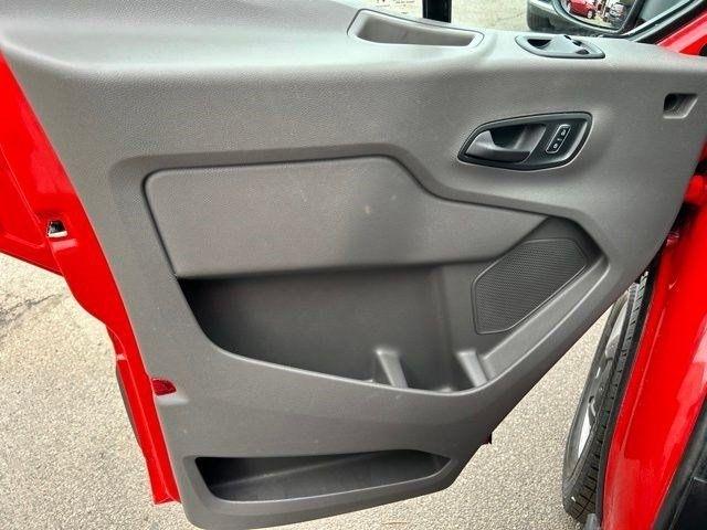 Ford Transit Passenger Wagon  2024