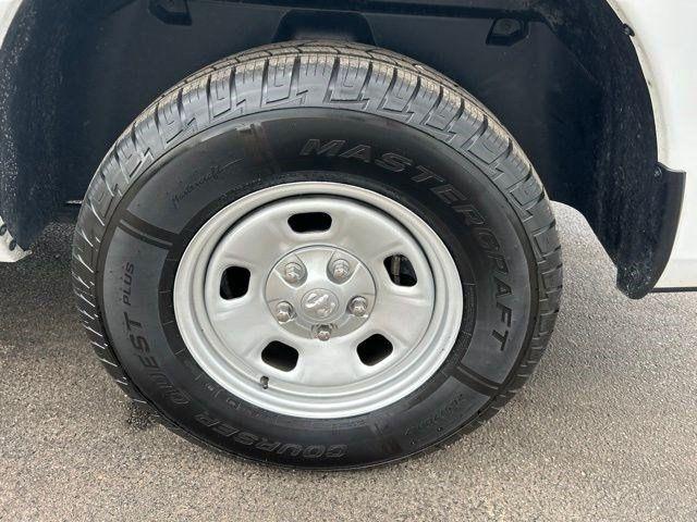 RAM 1500 Classic Tradesman 4x2 Crew Cab 6'4" Box 2023