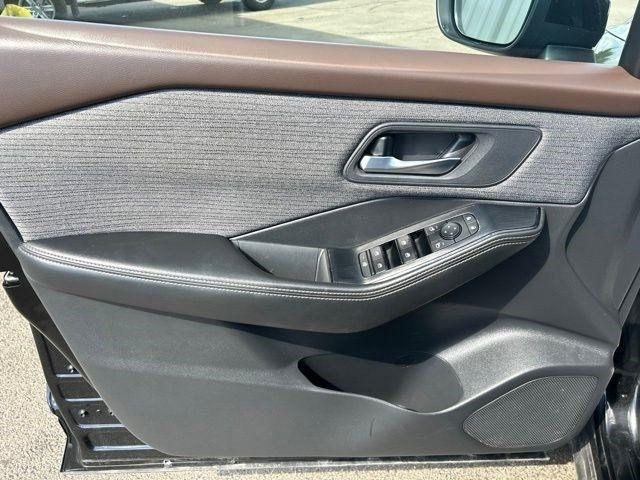 Nissan Rogue  2021
