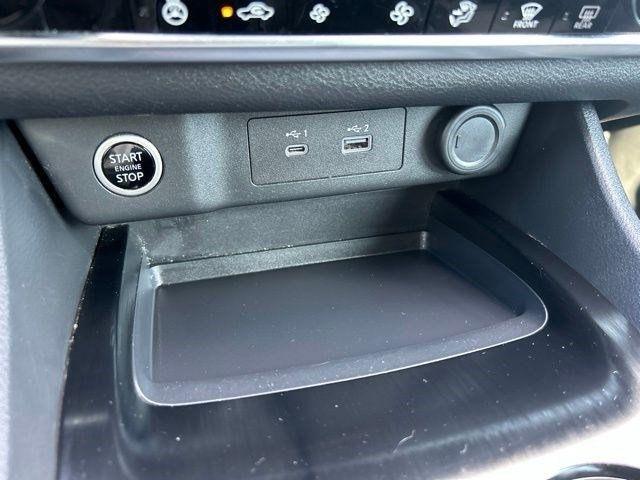 Nissan Rogue  2021