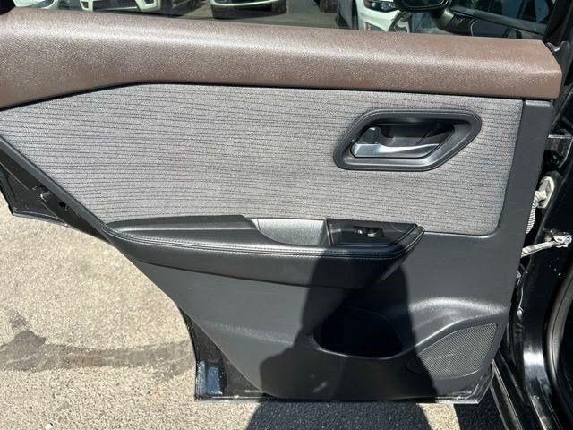 Nissan Rogue  2021