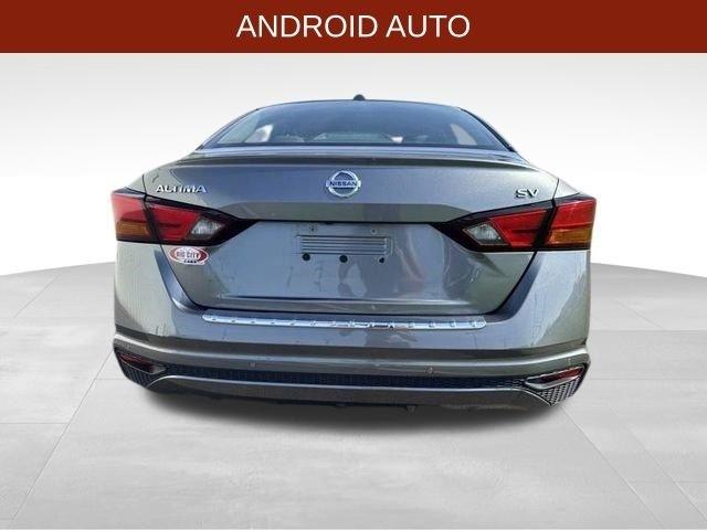 Nissan Altima  2021