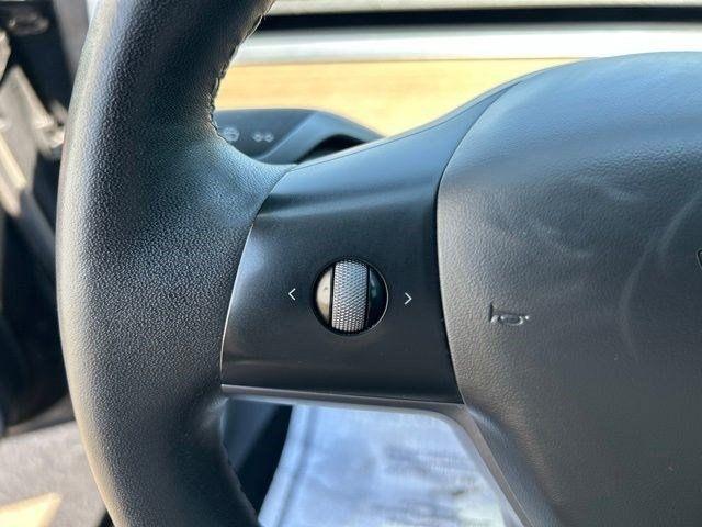 Tesla Model 3  2023