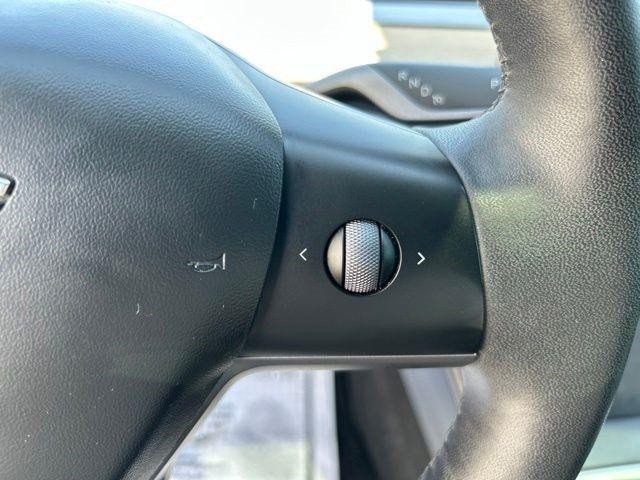 Tesla Model 3  2023