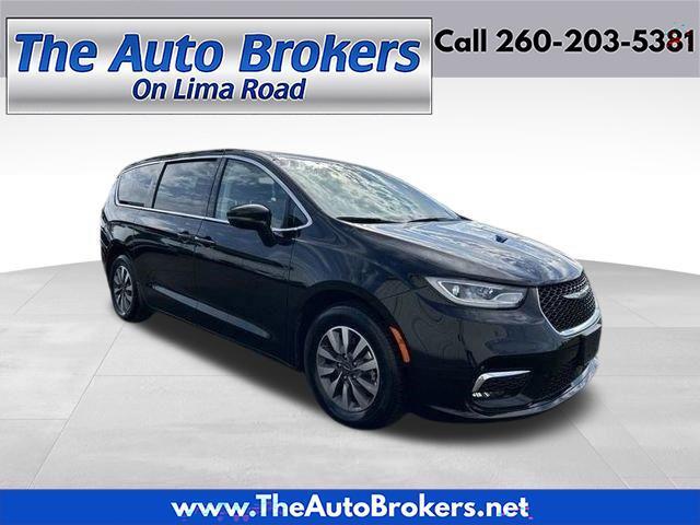 2024 Chrysler Pacifica Select