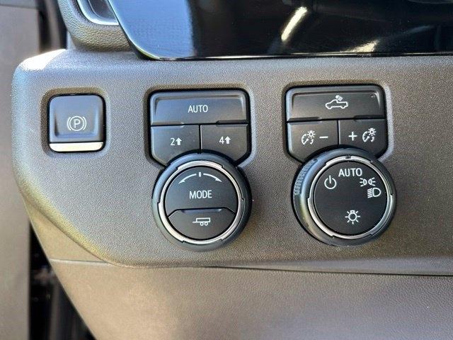 Chevrolet Silverado 1500 LT Crew Cab 4WD 2023