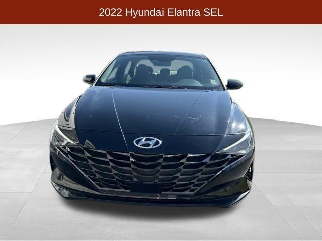 Hyundai Elantra  2022