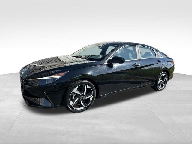 Hyundai Elantra  2022