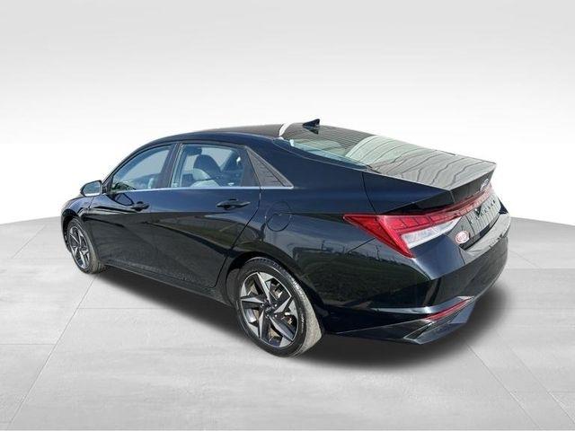 Hyundai Elantra  2022
