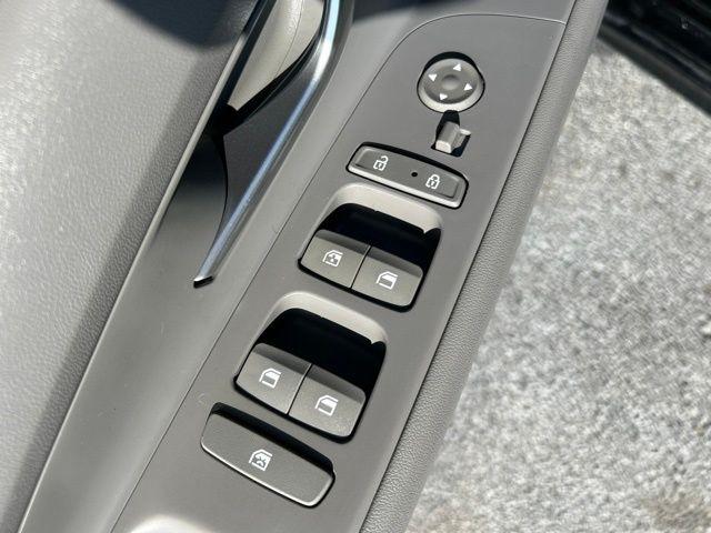 Hyundai Elantra  2022