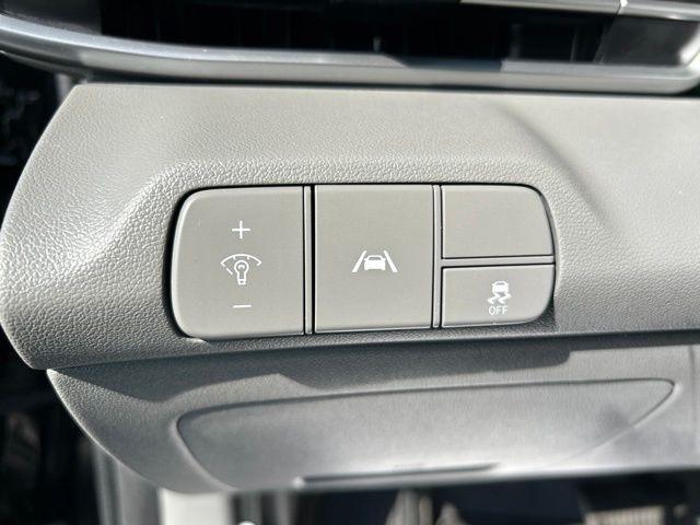 Hyundai Elantra  2022