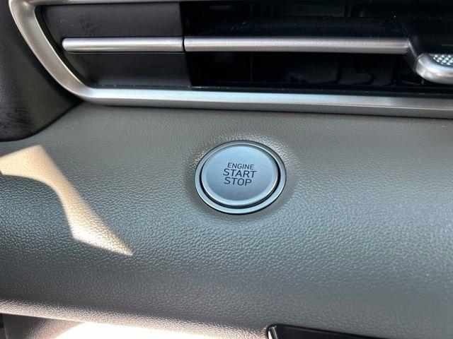 Hyundai Elantra  2022