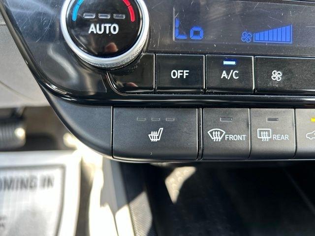 Hyundai Elantra  2022