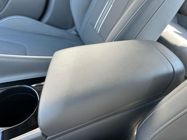 Hyundai Elantra  2022