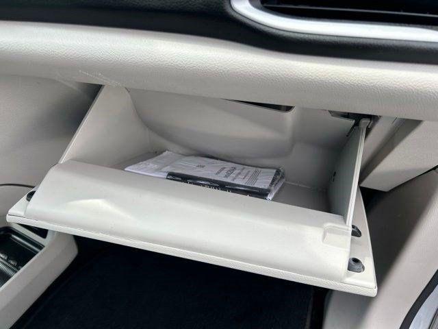 Chrysler Voyager  2024