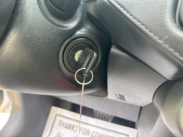 Nissan Versa S CVT 2025