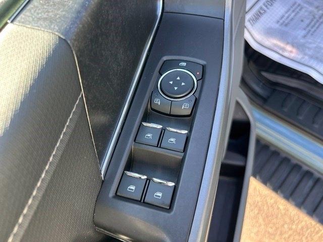 Ford F-150 Lariat SuperCrew 5.5-ft. Bed 4WD 2023