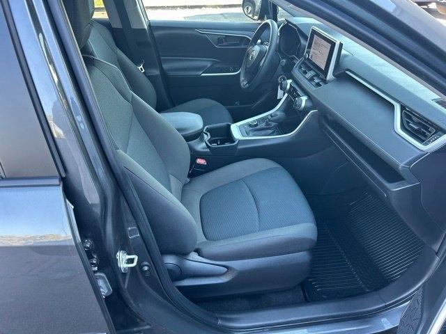 Toyota RAV4 LE 2024