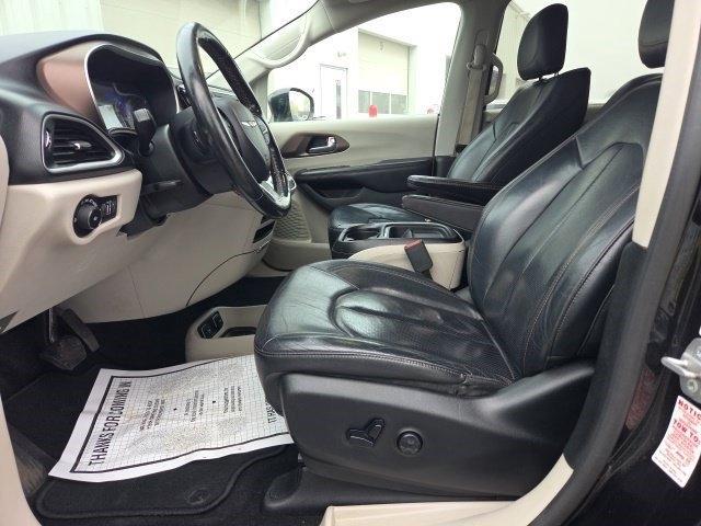Chrysler Pacifica Touring L FWD 2019