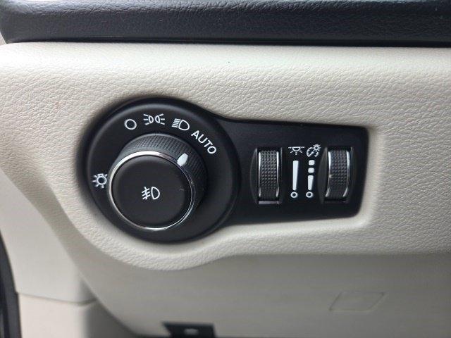 Chrysler Pacifica Touring L FWD 2019