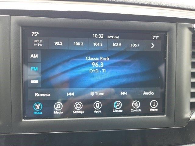 Chrysler Pacifica Touring L FWD 2019
