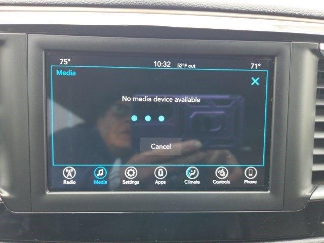 Chrysler Pacifica Touring L FWD 2019