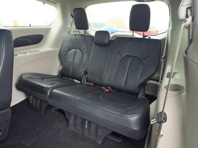 Chrysler Pacifica Touring L FWD 2019