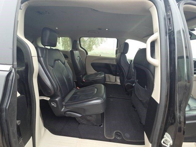 Chrysler Pacifica Touring L FWD 2019