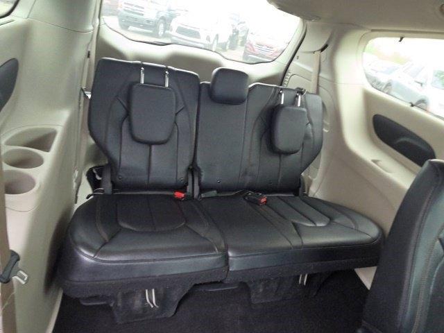 Chrysler Pacifica Touring L FWD 2019