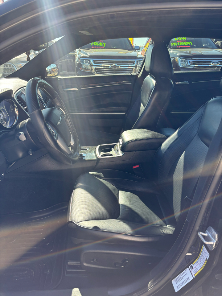 Chrysler 300 4dr Sdn 300C AWD 2013