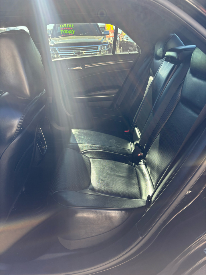 Chrysler 300 4dr Sdn 300C AWD 2013