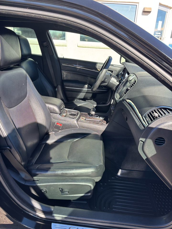 Chrysler 300 4dr Sdn 300C AWD 2013