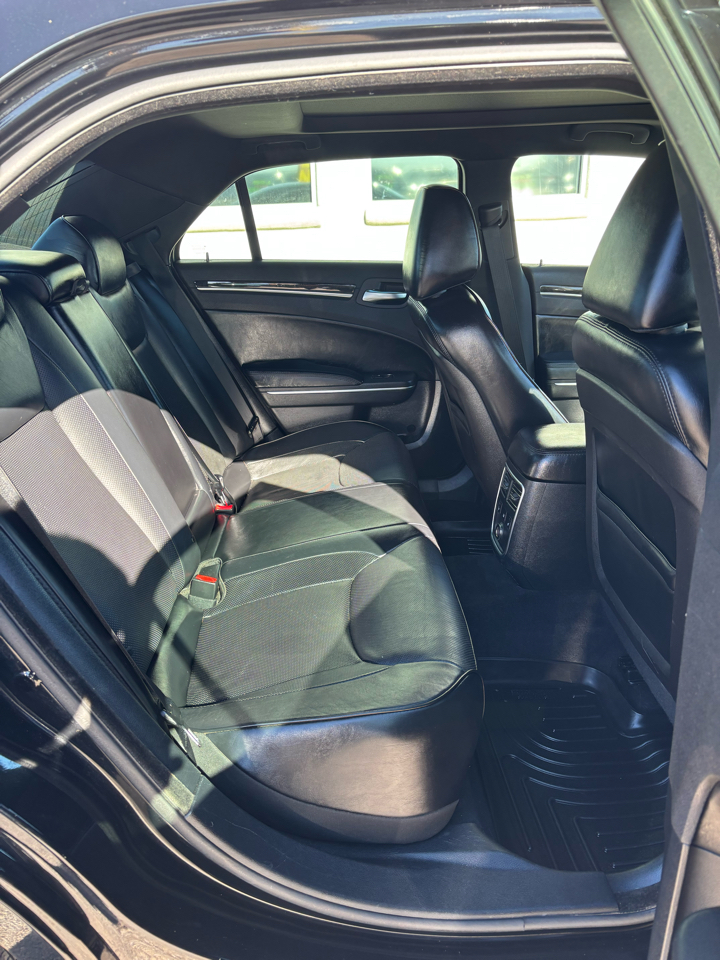 Chrysler 300 4dr Sdn 300C AWD 2013