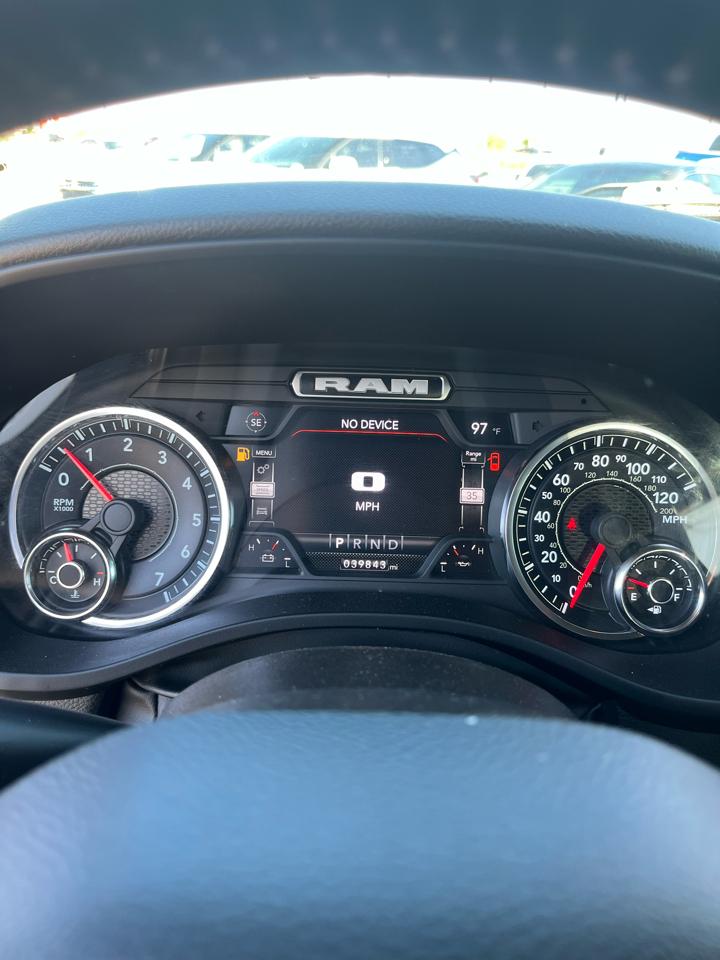 RAM 1500 Big Horn 4x4 Crew Cab 5'7" Box 2023