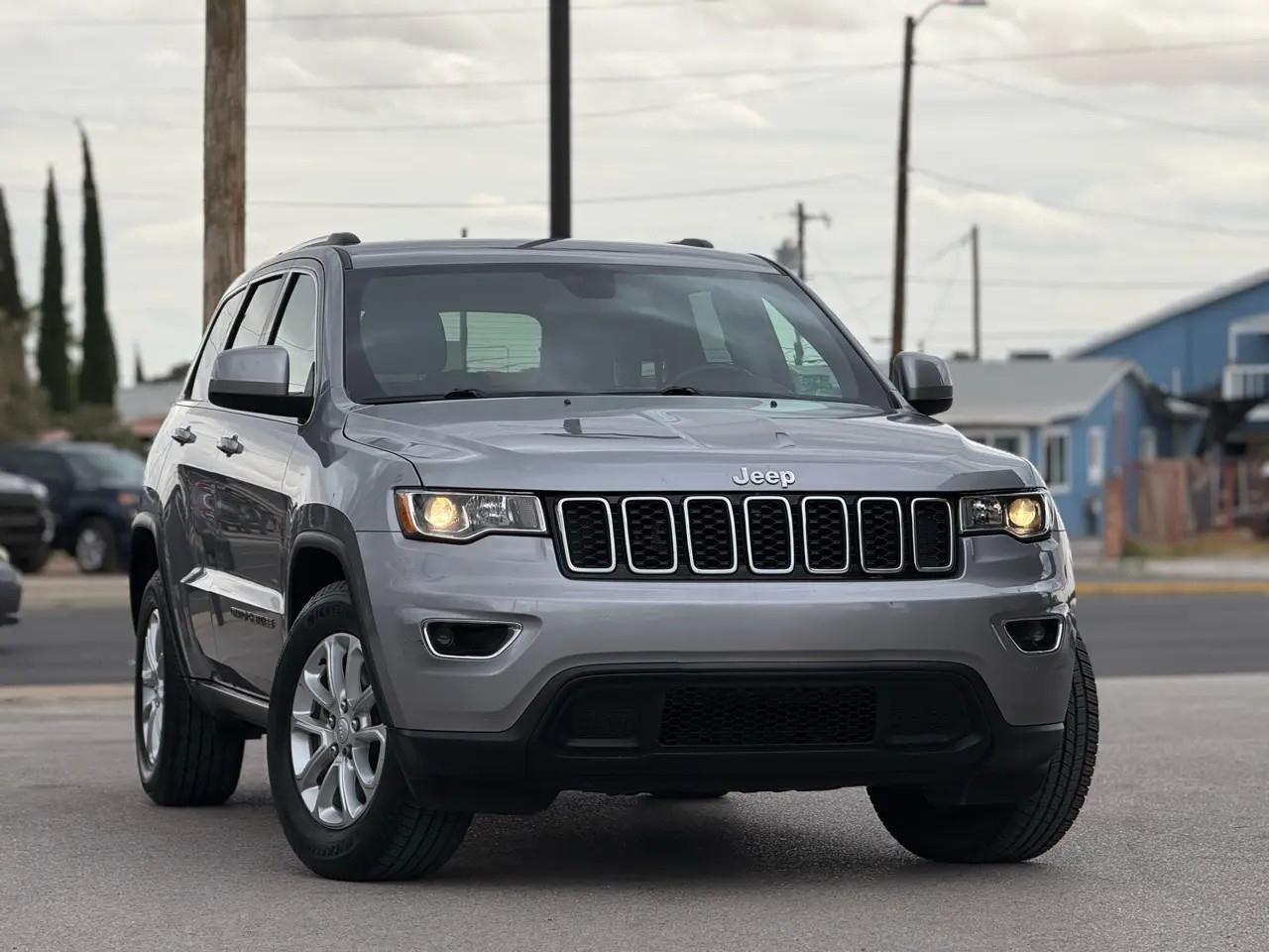 Jeep Grand Cherokee Laredo E 4x2 2021