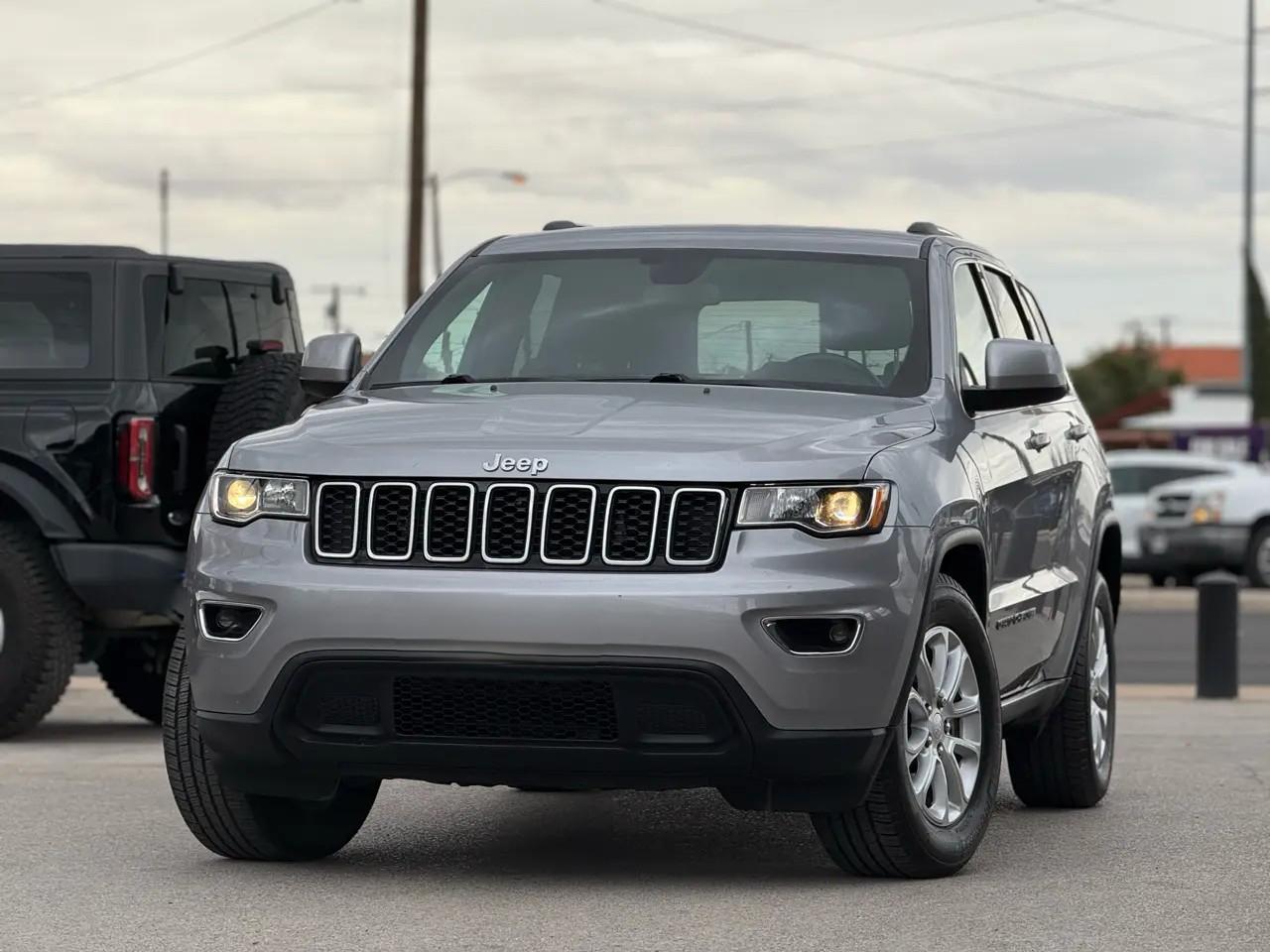 Jeep Grand Cherokee Laredo E 4x2 2021