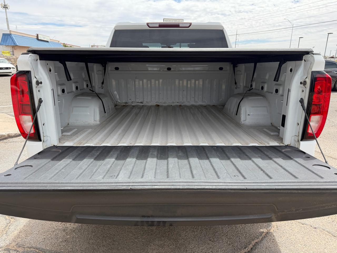 GMC Sierra 1500 4WD Crew Cab 147" SLE 2020