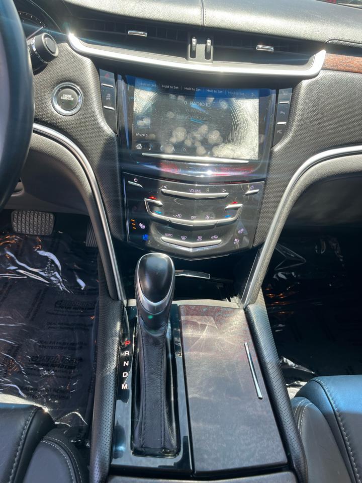 Cadillac XTS 4dr Sdn Luxury FWD 2019