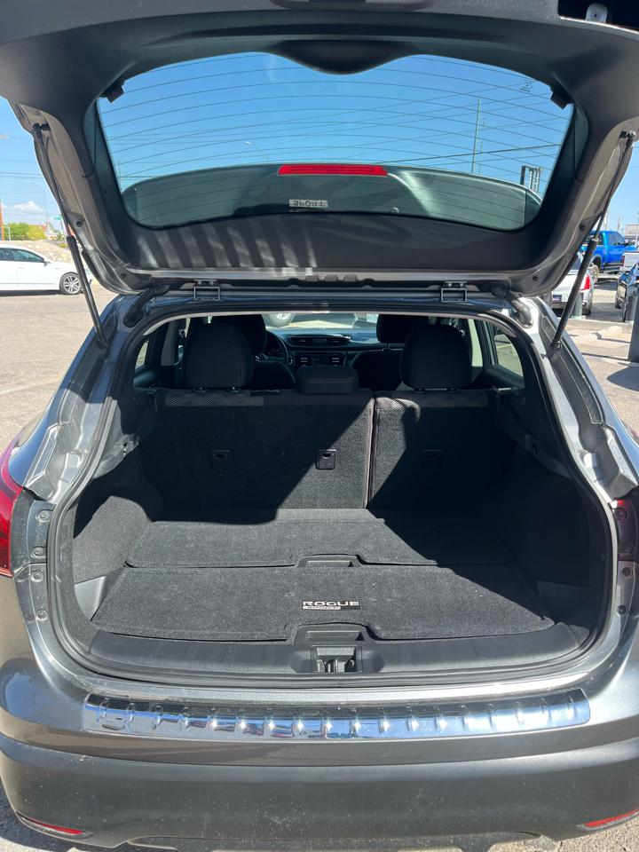 Nissan Rogue Sport FWD SV 2017